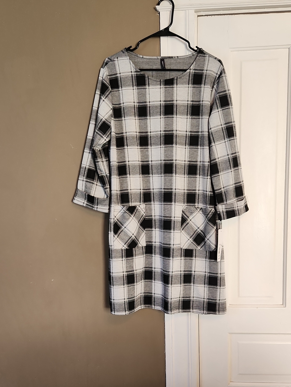 Massini Black and White Plaid Top with Crew Neck
